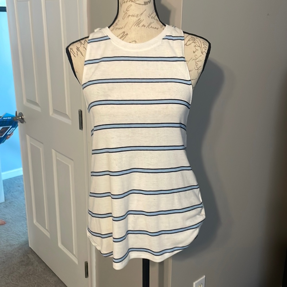 Women’s tank - in great shape